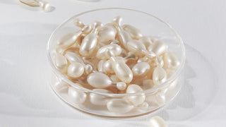 Pietri Dish holding Line Smoothing Eye Cream Serum Capsules
